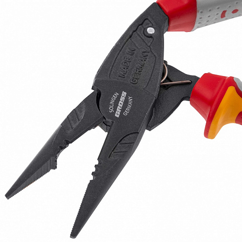 Длинногубцы с изогнутой головой, комбинированные, диэлектрические рукоятки до 1000 В, 200 мм// Gross Длинногубцы с изогнутой головой, комбинированные, диэлектрические рукоятки до 1000 В, 200 мм// Gross